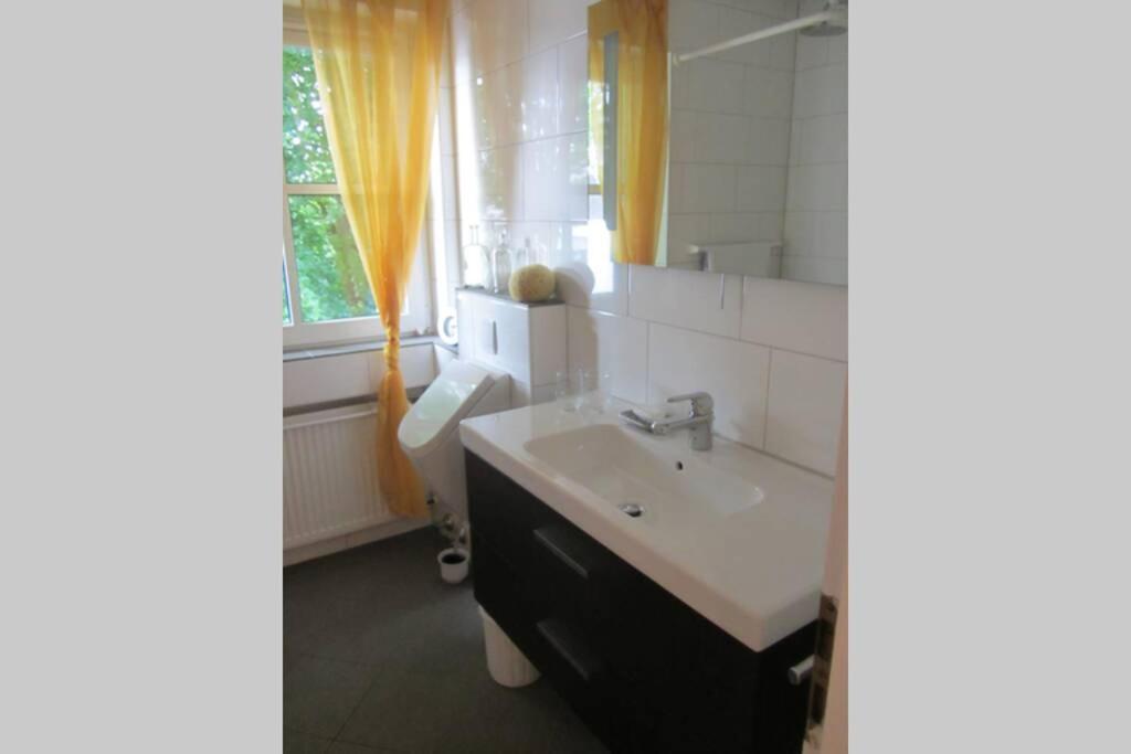Grosse Wohnung 20 Km Von Koeln Bis Zu 17 Personen Rösrath Exterior foto